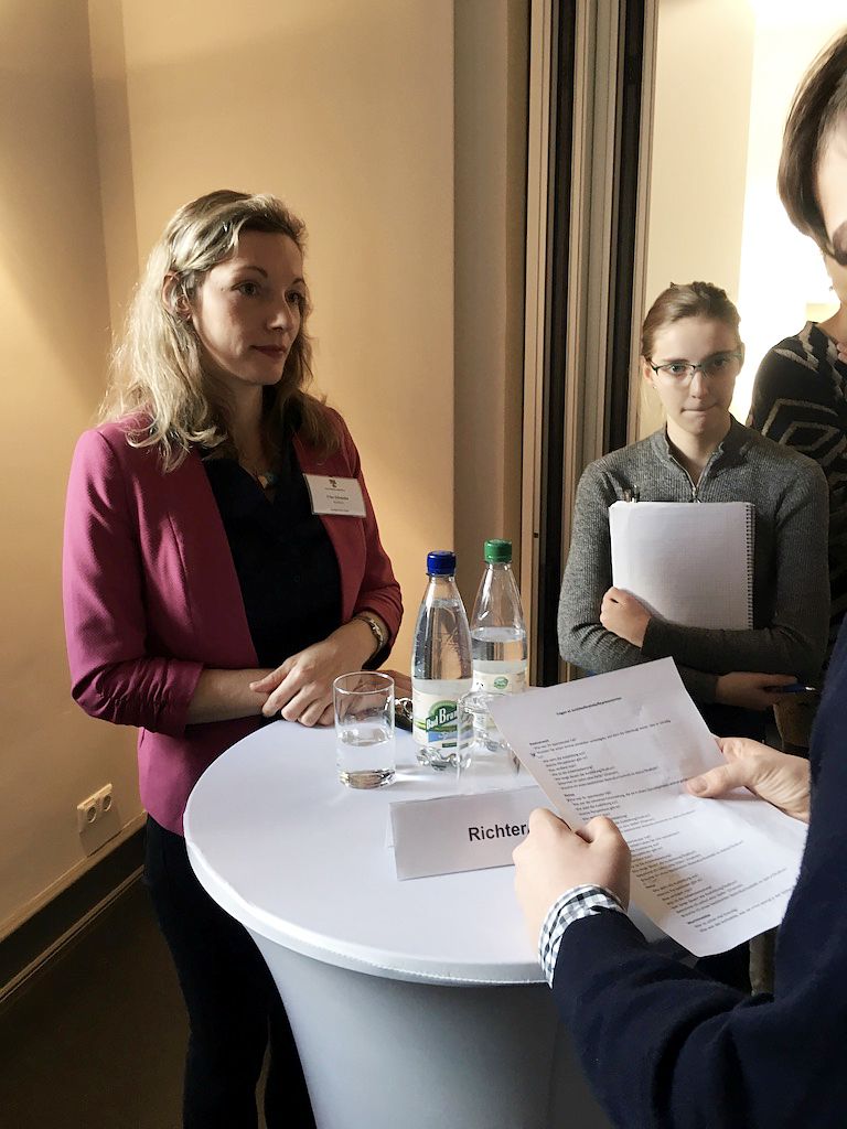 Richterin Maria Schwabe, Landgericht  Halle, warb für eine Tätigkeit in der Rechtsprechung.