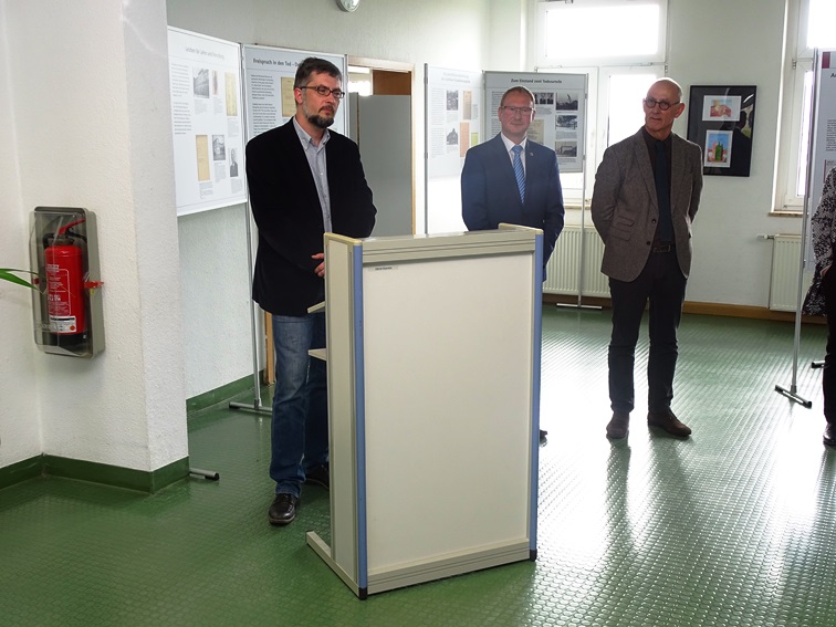 Dr. Daniel Bohse dankt den Kooperationspartnern