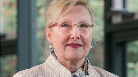 Dr. Gabriele Theren